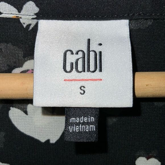 Cabi Delight Blouse Floral Top size S - Picture 9 of 9
